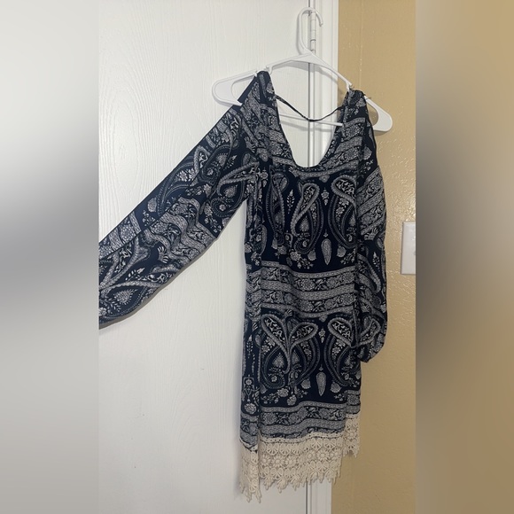 Blue & Cream Loose Fitting Dress - Picture 2 of 2